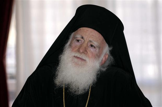 Ο Αρχιεπίσκοπος Κρήτης Ειρηναίος στη Σαντορίνη μεσα σε κλίμα συγκίνησης και ευλαβειας (vid)