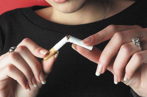 Κι όμως: Η διακοπή του καπνίσματος δεν παχαίνει -Οι ειδικοί καταρρίπτουν τους μύθους των καπνιστών 