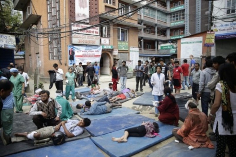 Στους 1500 οι νεκροί από τον φονικό σεισμό στο Νεπάλ - Αφανίστηκαν ολόκληρα χωριά! (vid)