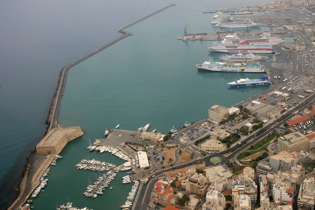 Οι επιχειρηματίες «εκπέμπουν sos» για το λιμάνι του Ηρακλείου