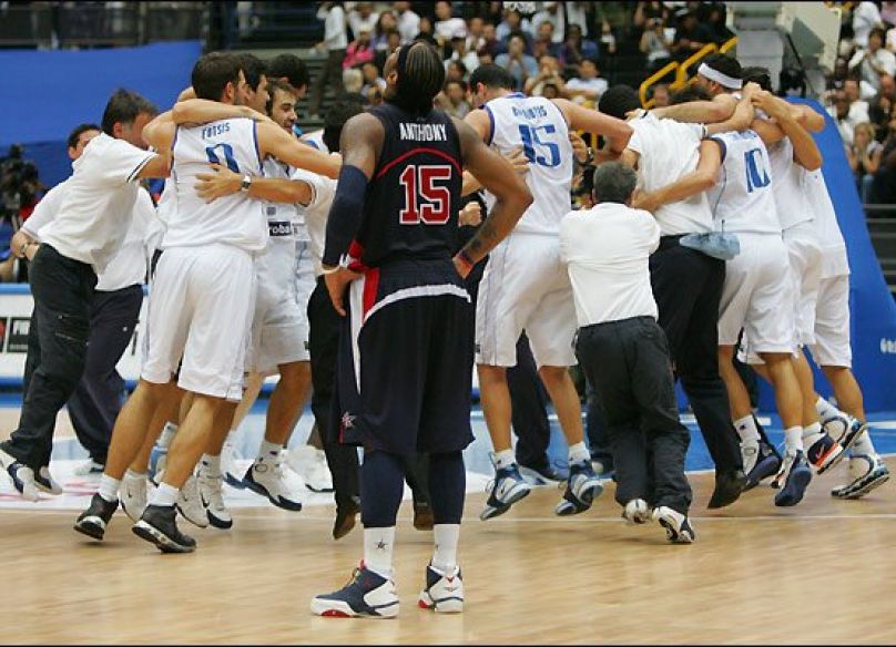 Όταν η Ελλάδα «κατάπιε» τις ΗΠΑ και δίδαξε μπάσκετ στην «Dream Team» ! (pics + vids)