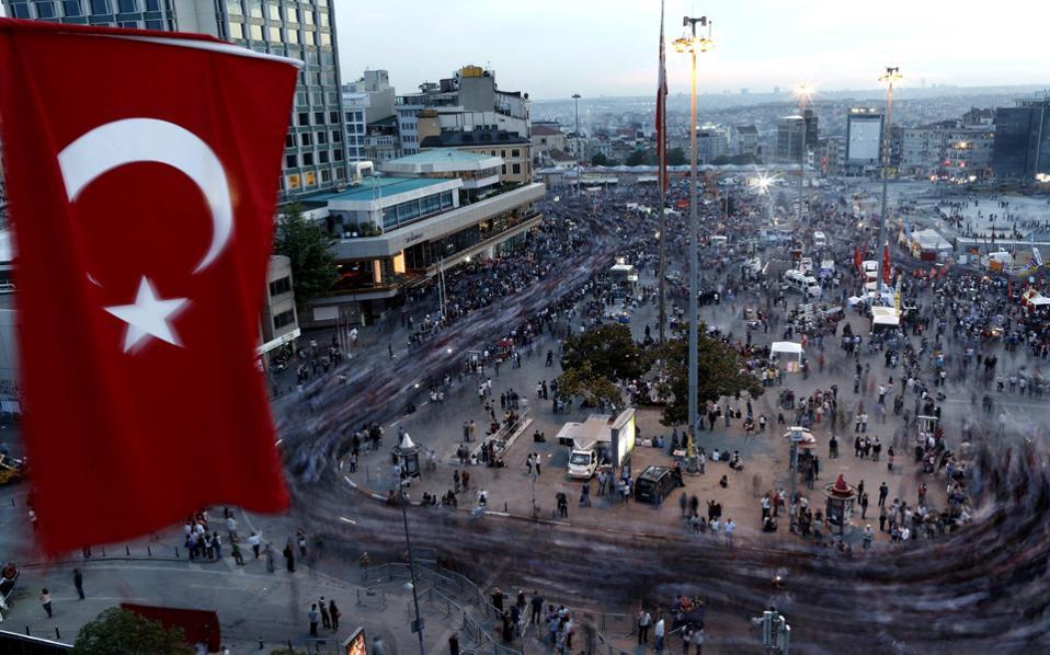 Τουρκία: Κάλεσμα σε «συγκέντρωση για τη δημοκρατία» στην Κωνσταντινούπολη