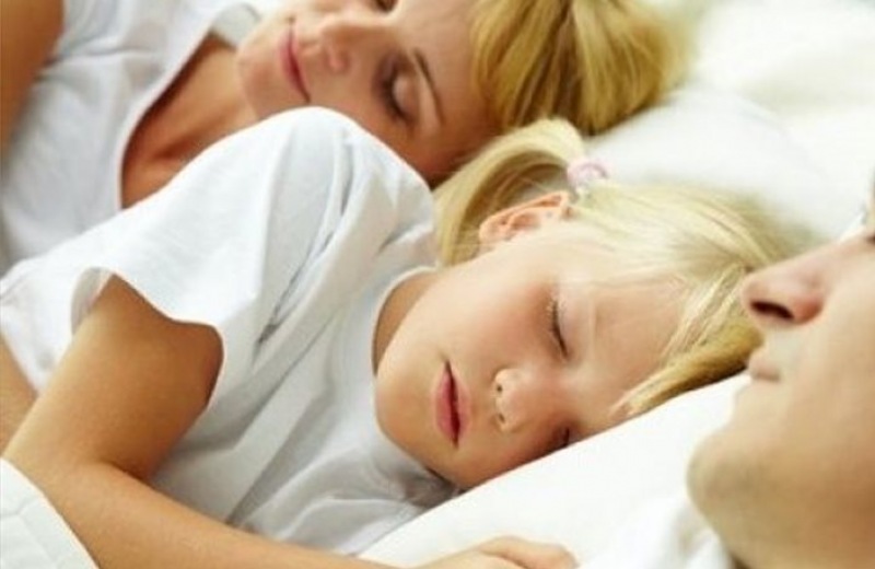Γιατί το παιδί δεν πρέπει να κοιμάται στο δωμάτιο των γονιών