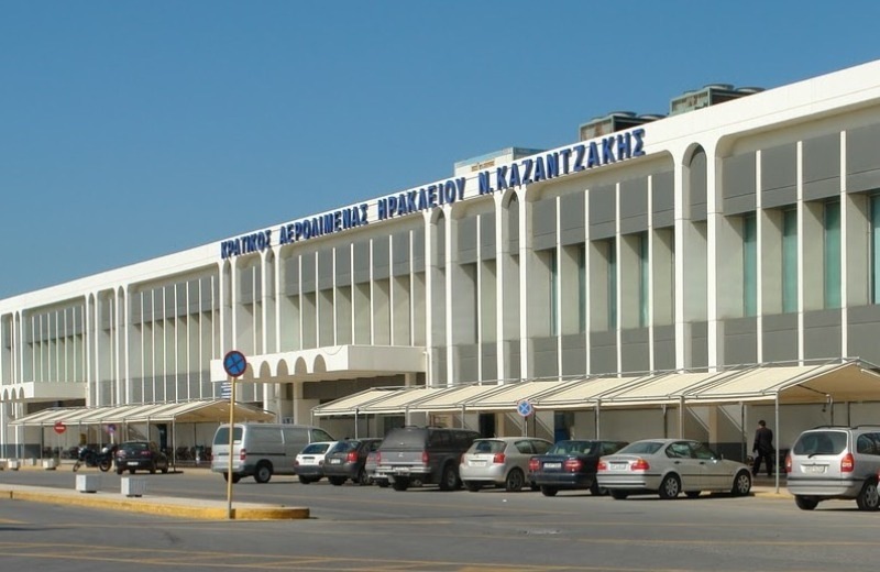 Καθημερινές πλέον οι συλλήψεις στο αεροδρόμιο Ηρακλείου για πλαστογραφία και για διευκόλυνση εξόδου από τη χώρα 