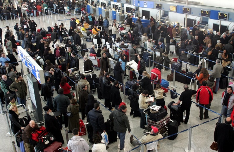 Όλα μένουν ίδια στο αεροδρόμιο Ηρακλείου- Στα ζενίθ ο τουρισμός , στο ναδίρ οι μισθοί