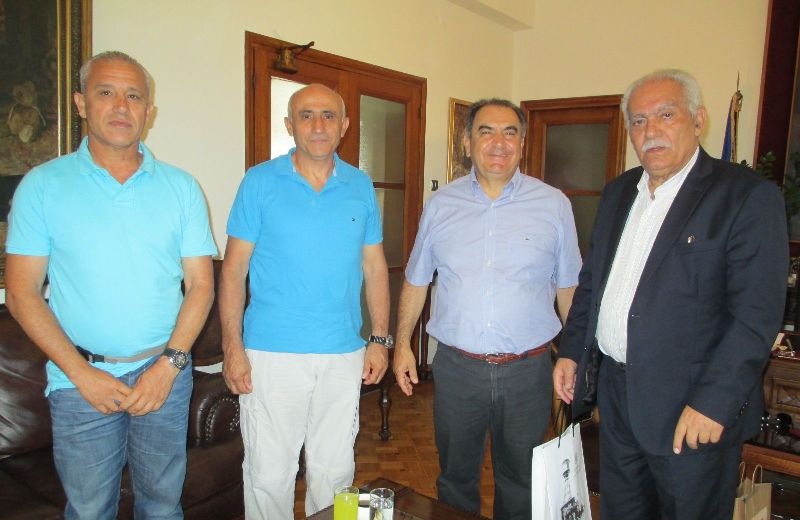 Από την Κύπρο στην Κρήτη: Επίσκεψη εκπροσώπων Δήμου Λεμεσού στον Δήμαρχο Χανίων, Μ. Σκουλάκη
