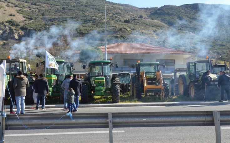 Αγρότες: Κρίσιμη σύσκεψη στη Νίκαια με την Ελλάδα «κομμένη» στα δύο