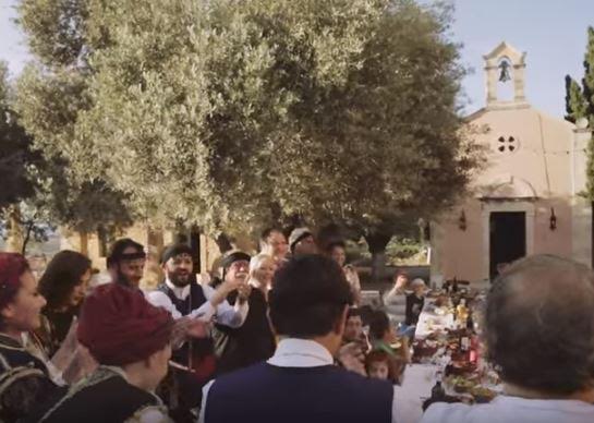Οι εικόνες από το Πάσχα στην Κρήτη του Θοδωρή Παπαδουλάκη έχουν ταξιδέψει σε όλο το κόσμο ( vid)