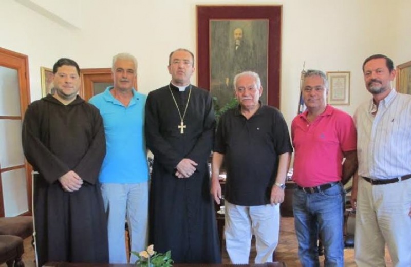 Επίσκεψη Επισκόπου Σύρου, Θήρας & Καθολικής Επισκοπής Κρήτης στον Δήμαρχο Χανίων, Μανώλη Σκουλάκη