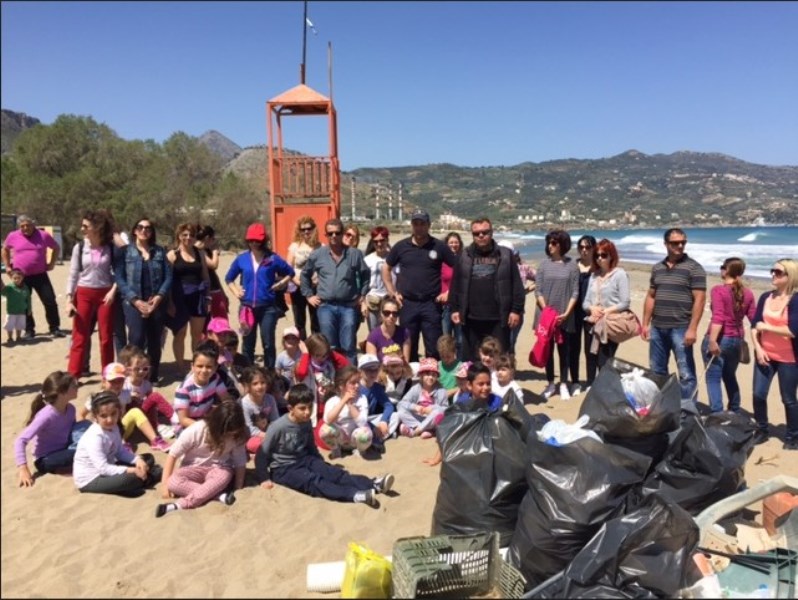 Καθάρισαν τις παραλίες στον Δήμο Μαλεβιζίου