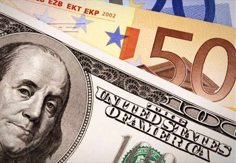 Ανεβαίνει το ευρώ έναντι του δολαρίου