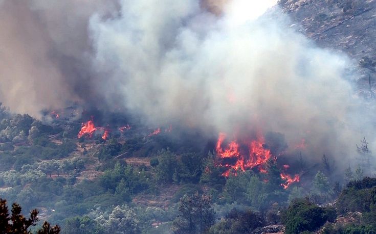 Εβδομήντα τέσσερις πυρκαγιές σε όλη την Ελλάδα το τελευταίο 24ωρο
