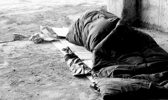 Θλίψη για τον άστεγο που εντοπίστηκε νεκρός στο κέντρο της πόλης 