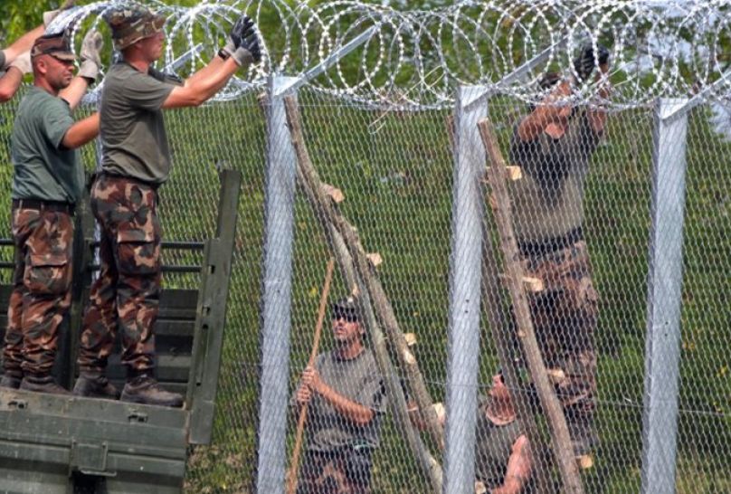 Ουγγαρία: Ολοκληρώθηκε το πρώτο τμήμα του φράχτη για τους μετανάστες