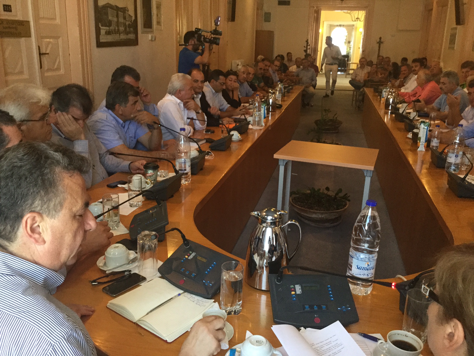 Συσκεψη: Όλα τα αναπτυξιακά θέματα του Ρεθύμνου και της Κρήτης με έμφαση τον ΒΟΑΚ   