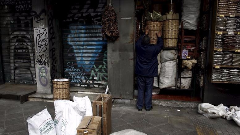 Νew York Times: Η Ελλάδα επιστρέφει στην παραοικονομία