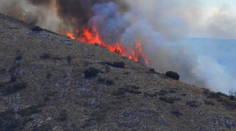 Μεγάλη πυρκαγιά στην Άνδρο - Εκκενώνεται οικισμός