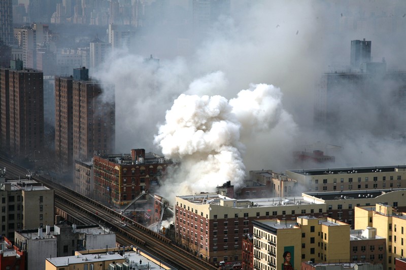 Δυνατή έκρηξη σε κτίριο στο Μανχάταν - Πληροφορίες για εγκλωβισμένους