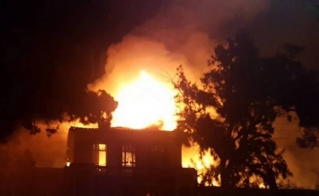 Κρήτη: Στις φλόγες τυλίχτηκε το Πολεμικό Μουσείο (φωτο + βίντεο)