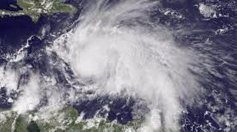 ΗΠΑ: Εξασθενεί ο τυφώνας Νικόλ