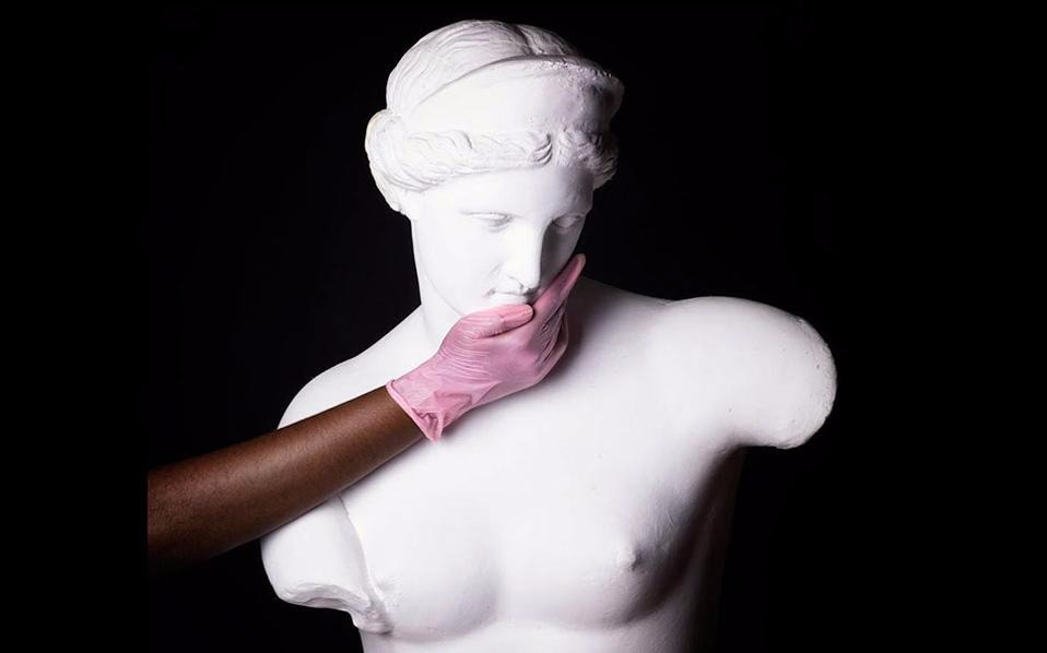 H Νατάσα Παζαϊτη, εκπρόσωπος της Ελλάδας στο διεθνή φωτογραφικό διαγωνισμό ευαισθητοποίησης για τον καρκίνο του μαστού