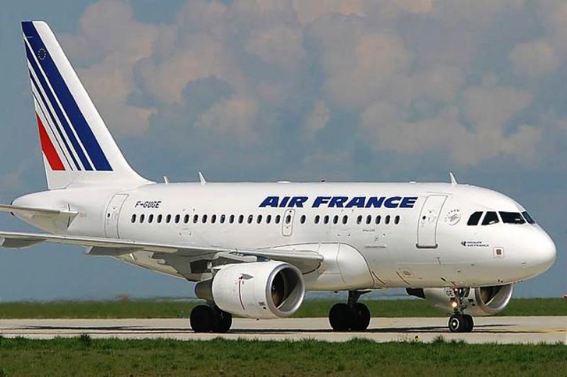 Τελικά απολύει χίλιους εργαζομένους η Air France