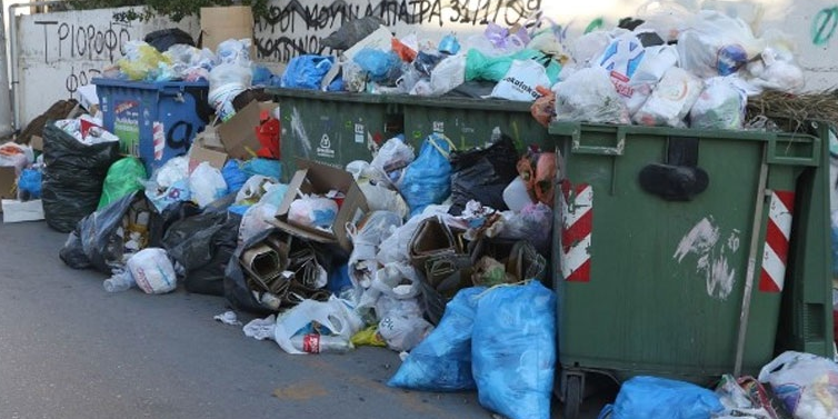 Ξεκίνησαν να μαζεύουν τους 2.000 τόνους σκουπιδιών στο Ηράκλειο 