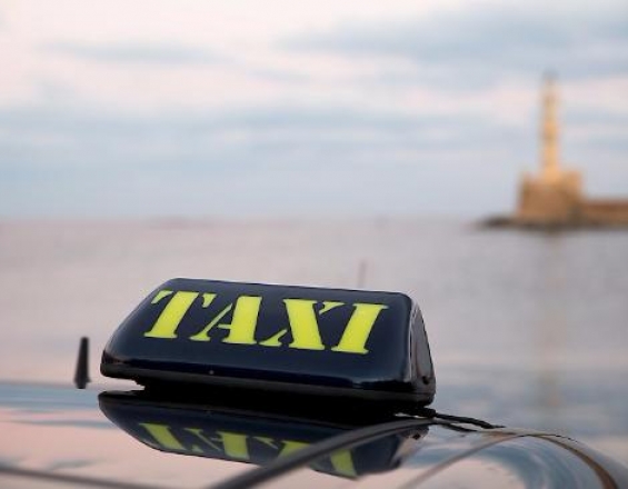 Κρήτη: "Με έβγαλε από το ταξί για να πάρει τουρίστες που πήγαιναν μακριά"
