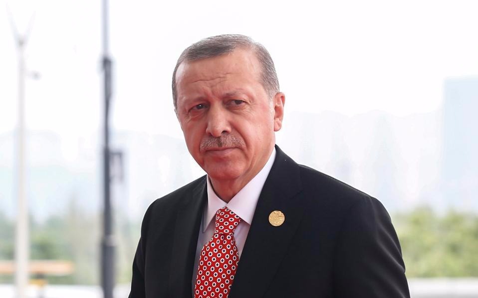 Ερντογάν: Η Άγκυρα θα επανεξετάσει τις σχέσεις της με την Ε.Ε. μετά το δημοψήφισμα του Απριλίου