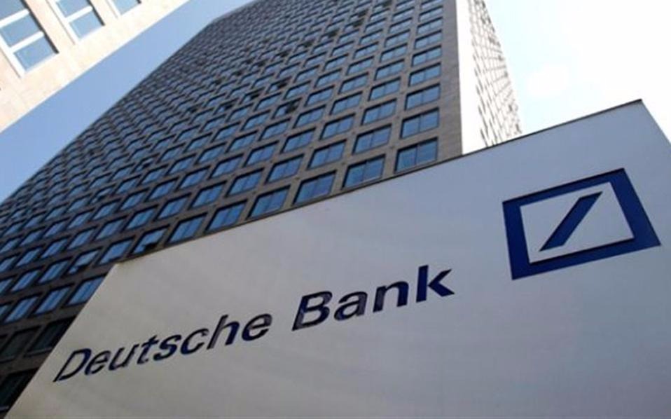 Νέο ιστορικό χαμηλό για τη μετοχή της Deutsche Bank