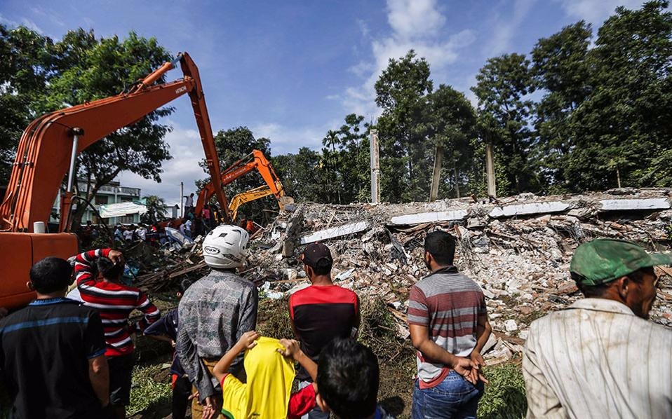 Τουλάχιστον 90 νεκροί από τον σεισμό 6,4 Ρίχτερ στην Ινδονησία