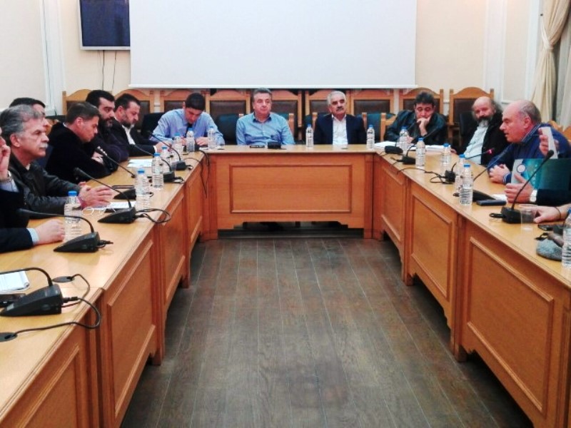 Ένταση στην Περιφέρεια Κρήτης ανάμεσα σε Βουλευτές που τα «άκουσαν» από τους εκπροσώπους παραγωγικών φορέων (pics)
