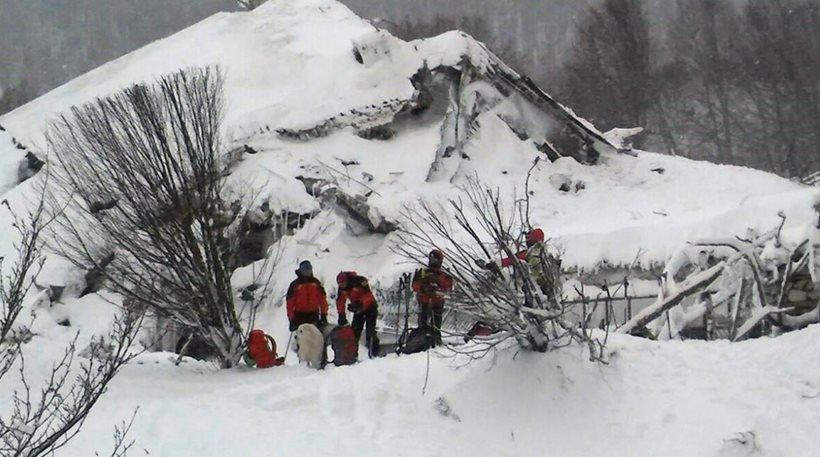 Ιταλία: Υπάρχουν 8 ζωντανοί στο ξενοδοχείο που καταπλακώθηκε από την χιονοστιβάδα!