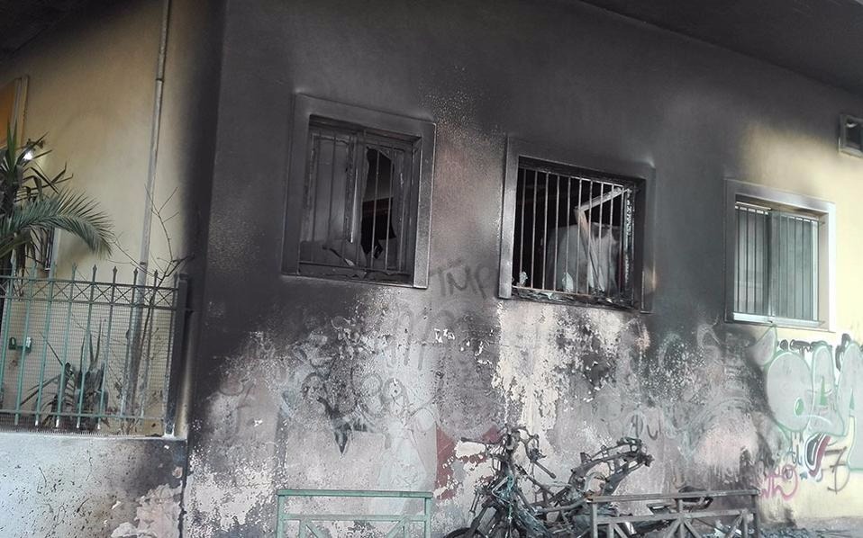 Αγνωστοι έκαψαν με μολότοφ κτίριο προσκόπων στο Ν. Φάληρο