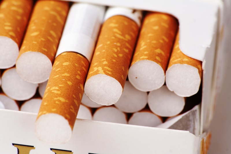Πάνω από 650 εκατ. ευρώ τα χαμένα έσοδα του κράτους από τα παράνομα τσιγάρα