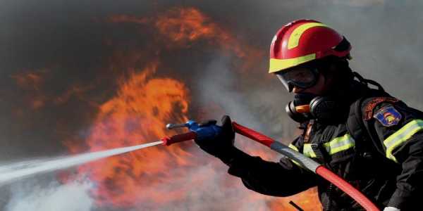 Φωτιά κοντά σε ξενοδοχείο της Κρήτης- Συναγερμός στην Πυροσβεστική 