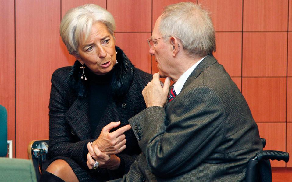 Μπρα ντε φερ Βερολίνου - ΔΝΤ για το χρέος