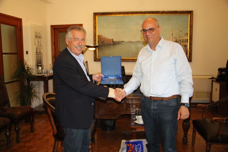 Στα Χανιά ο δήμαρχος της Πόλης Χρυσοχούς Κύπρου - Συναντήθηκε με τον Τάσο Βάμβουκα