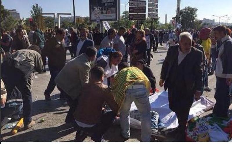 Μακελειό στην Τουρκία: Πάνω από 20 οι νεκροί από τη διπλή έκρηξη στην Άγκυρα (vids) 