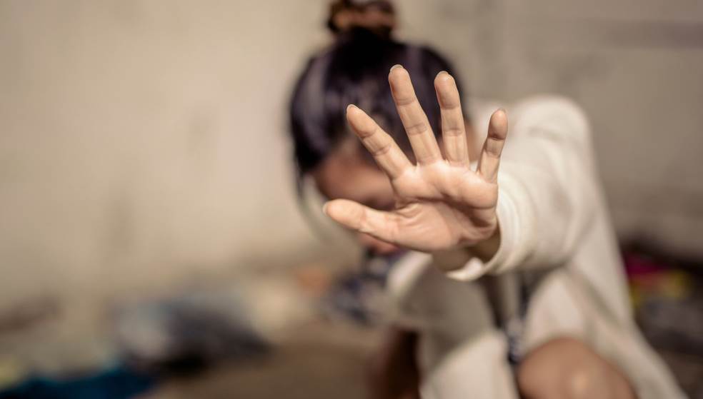 14χρονη έπεσε θύμα βιασμού από άγνωστο στο διαδίκτυο 