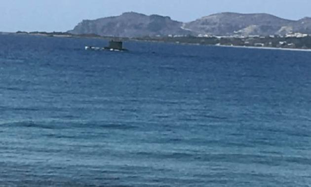 Κρήτη: Έκπληξη προκάλεσε η εμφάνιση υποβρυχίου του ΠΝ στην Παλαιόχωρα (pics) 