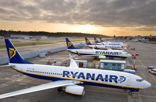Μόνο με μετρητά η αγορά εισιτηρίων της Ryanair για τους Έλληνες 