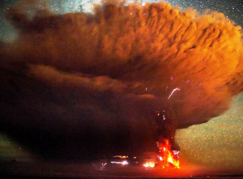 Η τρομακτική έκρηξη του ηφαιστείου της Χιλής... που ξύπνησε!