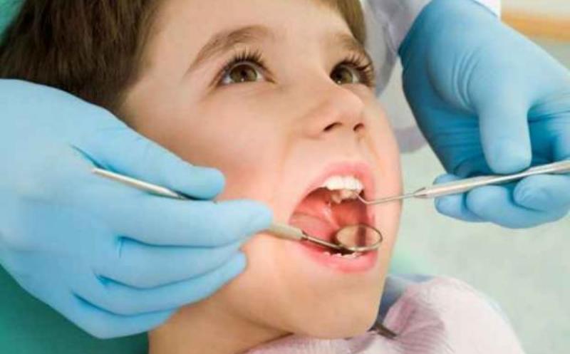 Η κινητή μονάδα οδοντιατρικής της Περιφέρειας εξέτασε δωρεάν περισσότερα από 50 παιδιά 