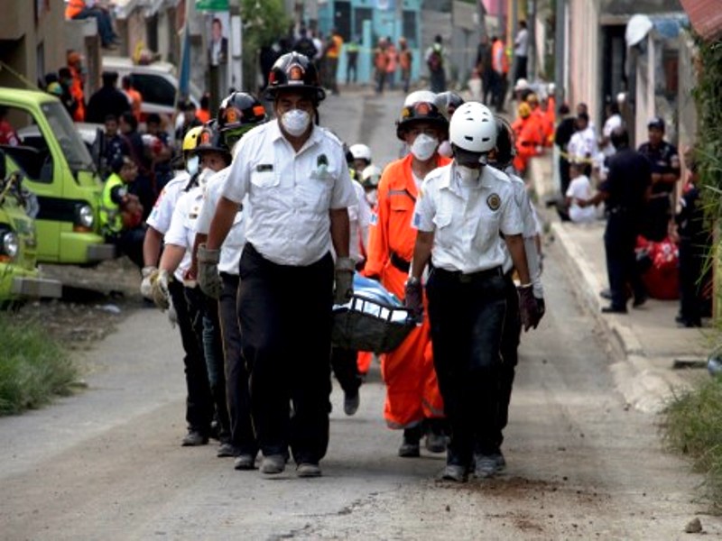 Ξεπερνούν τους 181 οι νεκροί από την κατολίσθηση στη Γουατεμάλα