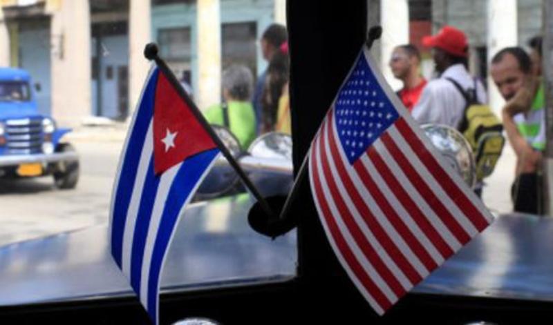 Κούβα και ΗΠΑ αποκαθιστούν τις διπλωματικές σχέσεις μετά από 54 χρόνια 