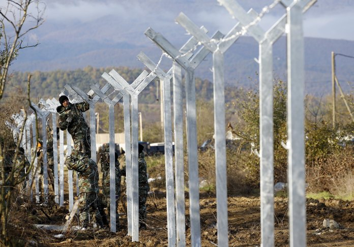 Financial Times: Η Ευρωπαϊκή Ένωση στέλνει στρατό στα σύνορα Ελλάδας – ΠΓΔΜ 