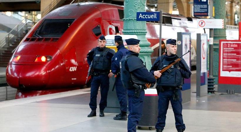 Γαλλία: Συνελήφθη άνδρας που απείλησε αστυνομικό με μαχαίρι