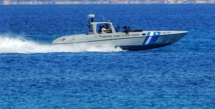 Μηχανική βλάβη σε πλοίο ανοιχτά της Κρήτης