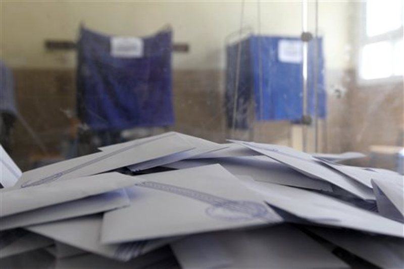 Ψήφο στα 17 και κατάργηση του μπόνους των 50 εδρών προτείνει η κυβέρνηση 
